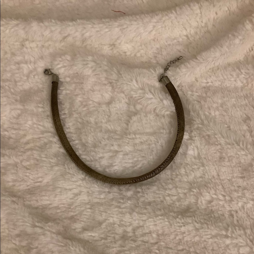 Snake skin choker